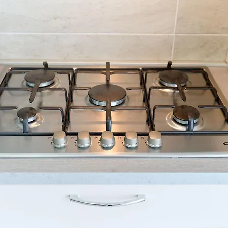 Olive In N Pool Resort-parking