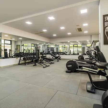 Olive In N Pool Resort-parking Mamaia