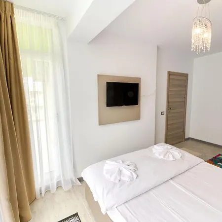 Olive In N Pool Resort-parking