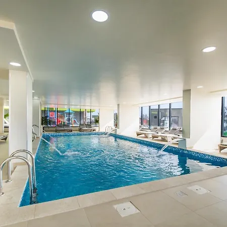 Olive In N Pool Resort-parking